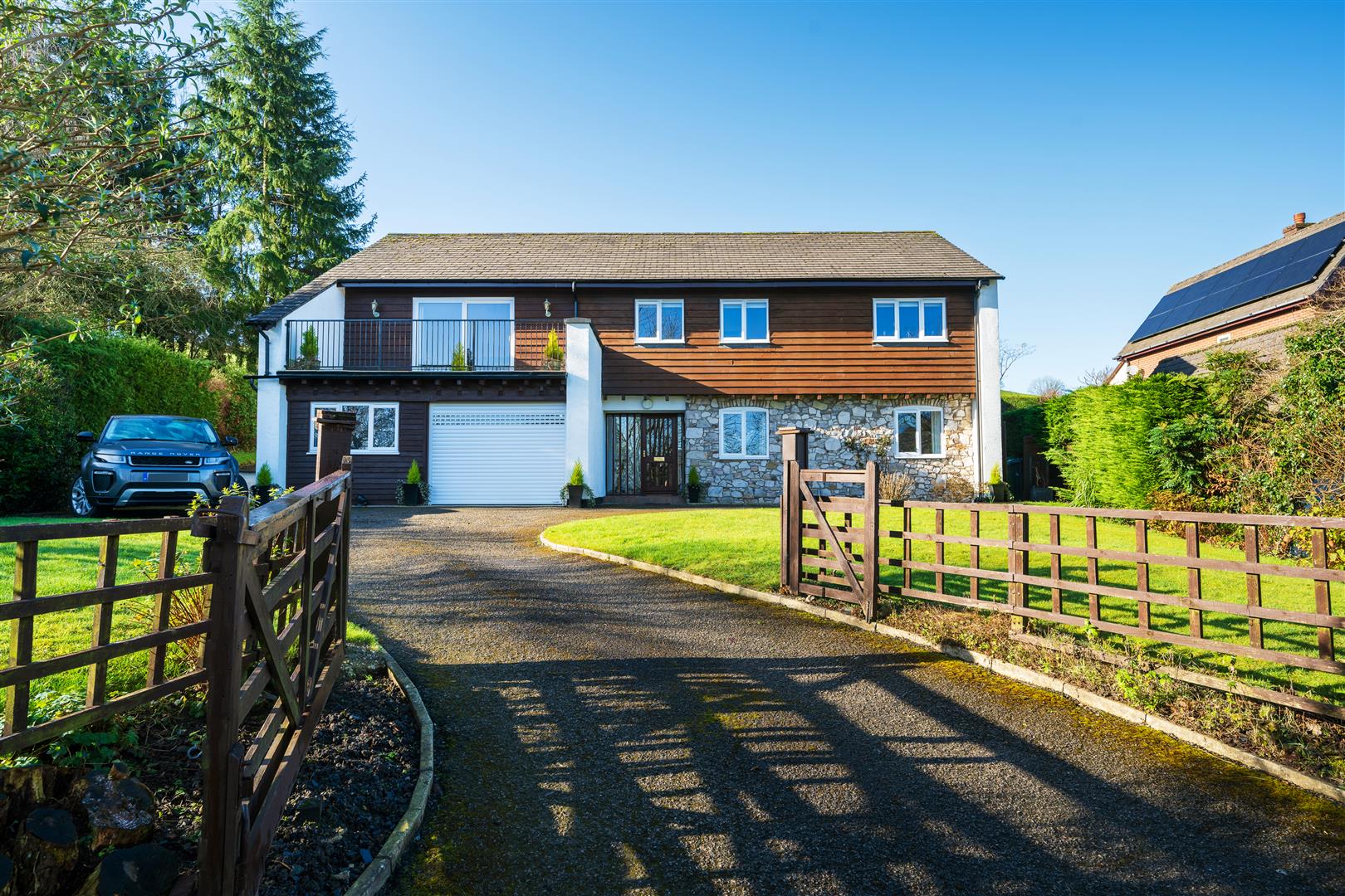 Stoneleigh 5 Llwyn Y Garth, Llanfyllin, SY22 5JZ SSTC